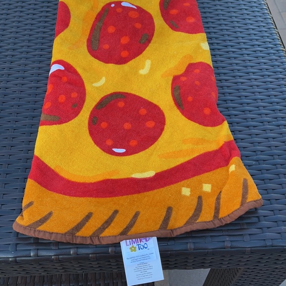 ❤️NEW!!!❤️Limited Too Round Beach Towel Pizza. - Picture 10 of 11